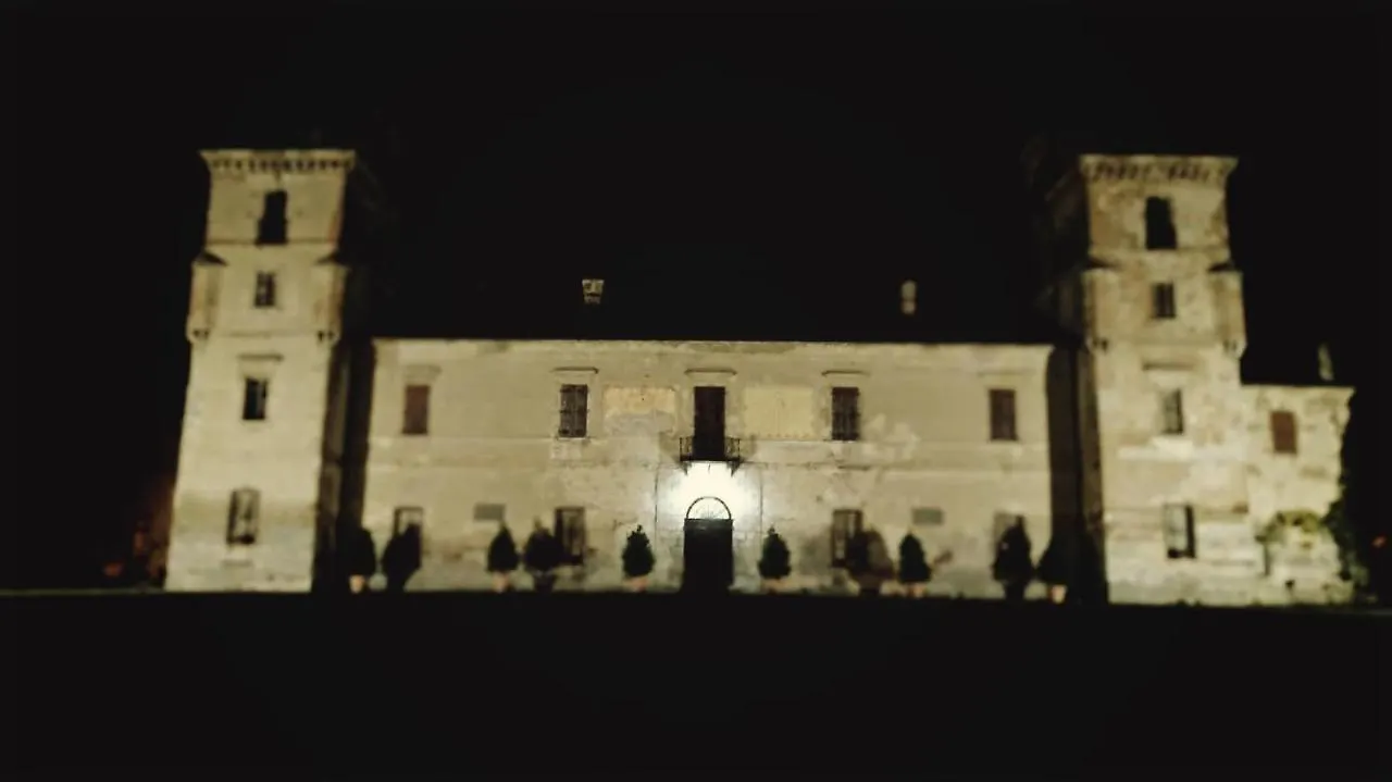 Ostello Castello Mina Della Scala Casteldidone 0*,  Italy