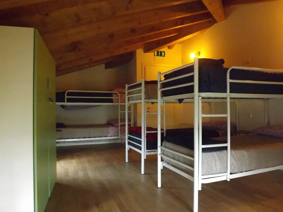Ostello Castello Mina Della Scala Casteldidone Hostel