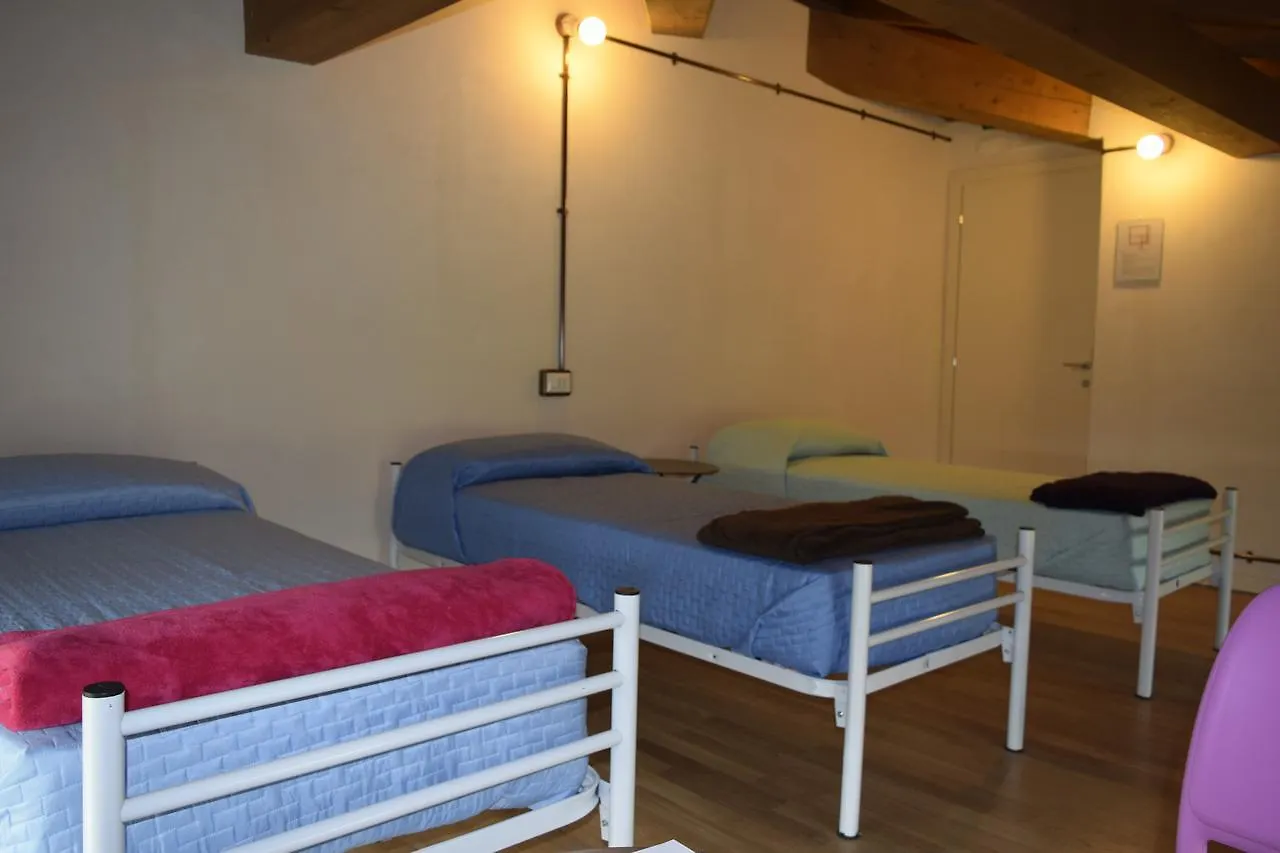 Ostello Castello Mina Della Scala Casteldidone Hostel