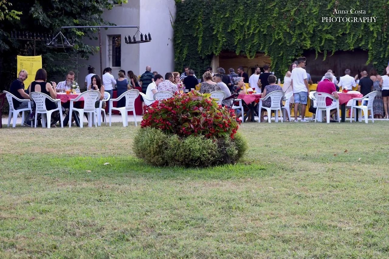 Hostel Ostello Castello Mina Della Scala Casteldidone Italy